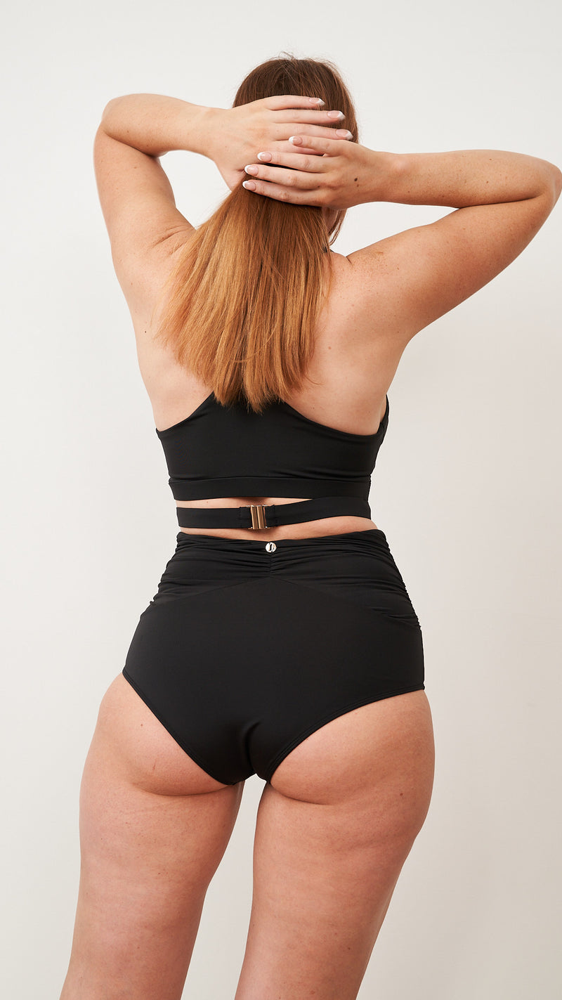 Nova Bottom - Gathered V High Waist Shorts Recycled Black